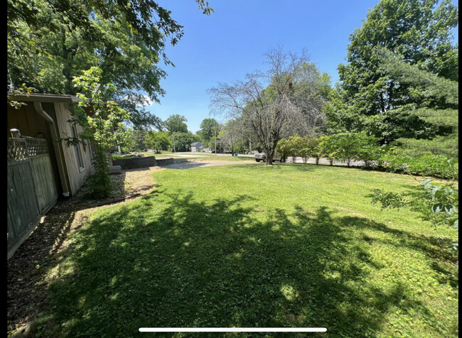 Beautiful front yard - 6533 Lincoln Ave