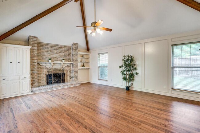 Building Photo - 2103 Heather Hill Ln