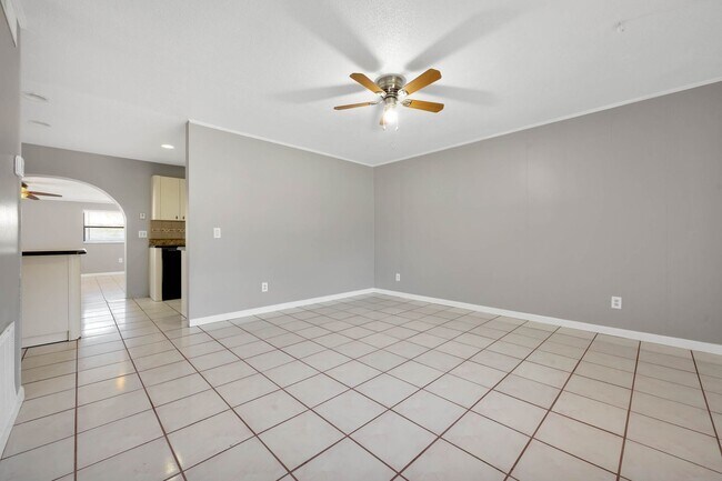 Building Photo - 8101 Alveron Ave