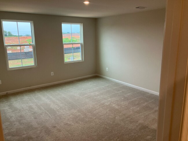 Foto del edificio - 247 Laurel Pk Dr