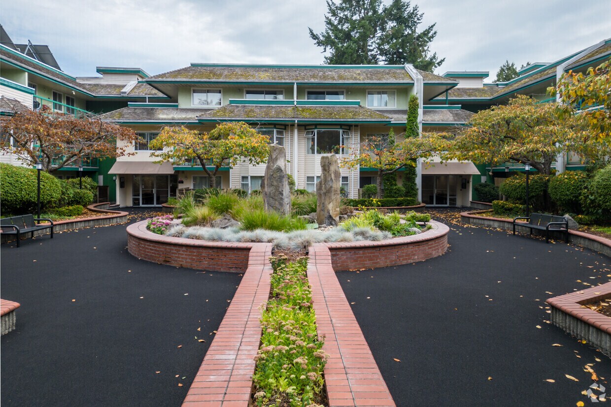 Beachwood Apartments 1664 56th St Tsawwassen, BC