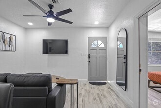 Building Photo - 620 S Lake Formosa Dr