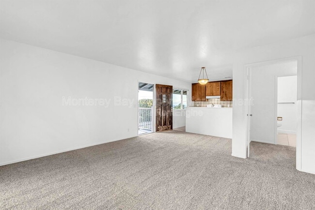 Building Photo - 215 2nd St