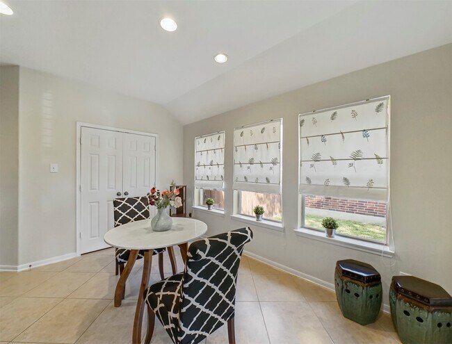 Foto del edificio - 8214 Garrison Point Dr