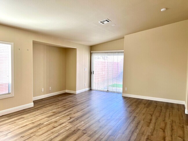 Building Photo - Sunridge - Henderson - Gated Community