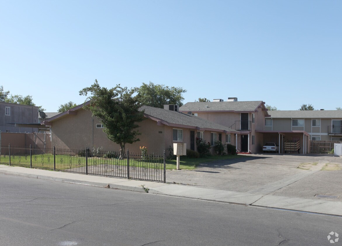 Building Photo - 123 E Hazelwood Dr