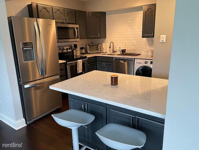 Building Photo - 3 br, 2.5 bath Condo - 11361 Laurelwalk Dr