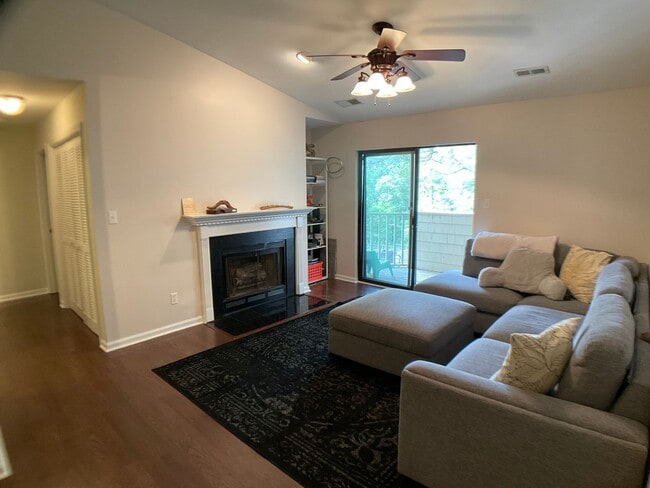Building Photo - Spacious Condo in Brandon Ridge!