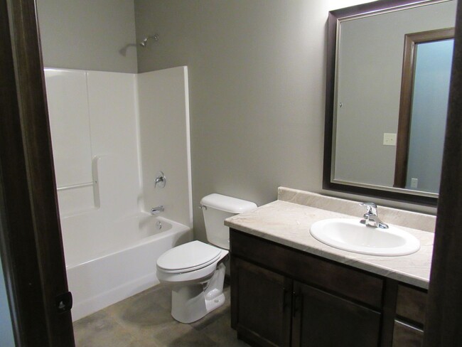 Foto del edificio - 6402 Keller Cr-- Twin Home