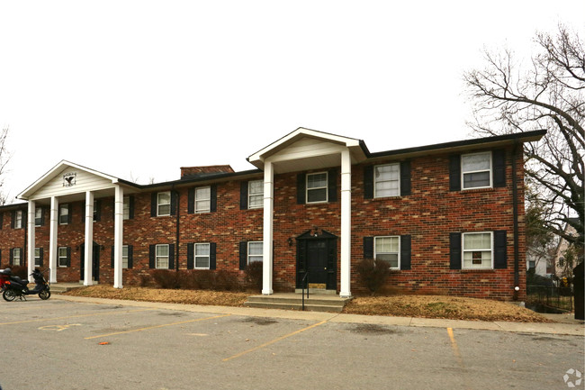 Foto del edificio - Colonial Oaks