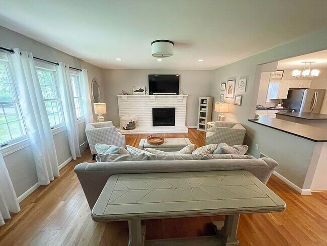 Foto del edificio - 517 Greenlawn Dr