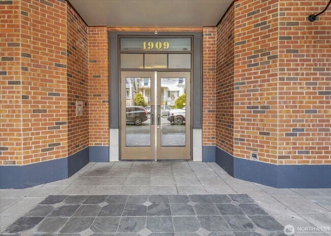 Foto del edificio - 1909 10th Ave W