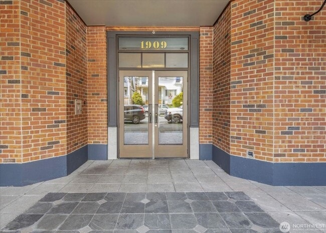 Photo - 1909 10th Ave W Apartment