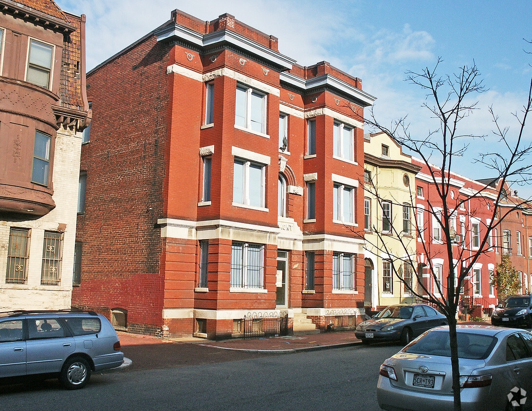 225227 St NW, Washington, DC 20001 Apartments in Washington