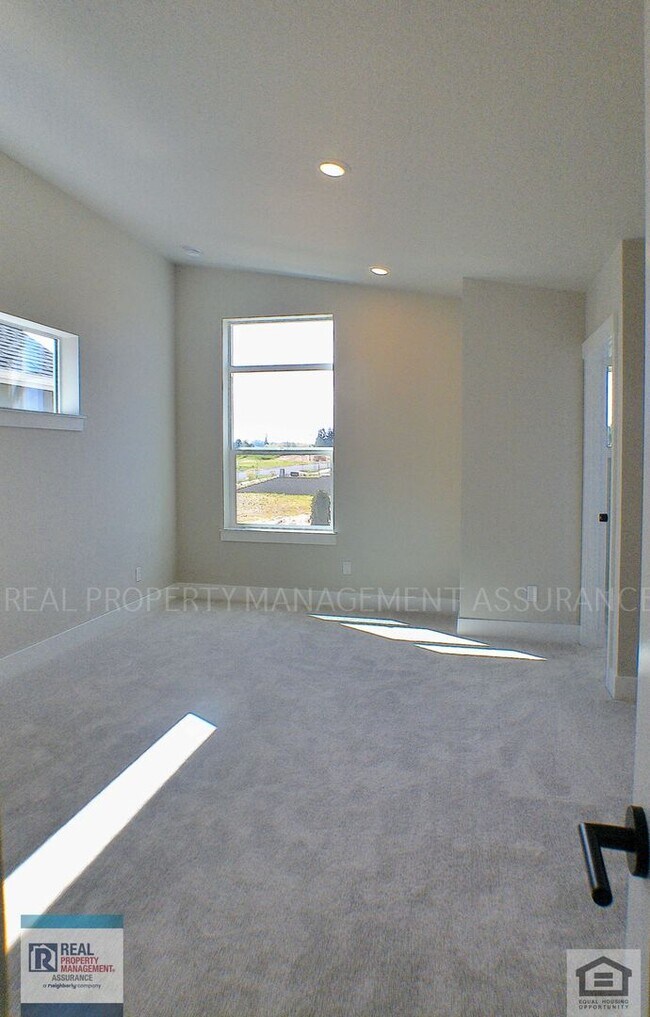 Foto del edificio - Live in Luxury: Stunning 3-Bed, 2.5-Bath H...