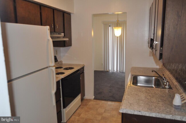 Building Photo - 9302 Jarrett Ct