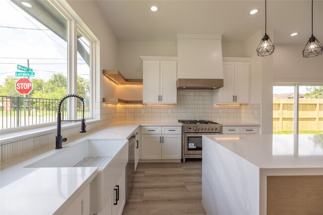 Foto del edificio - 1816 West St