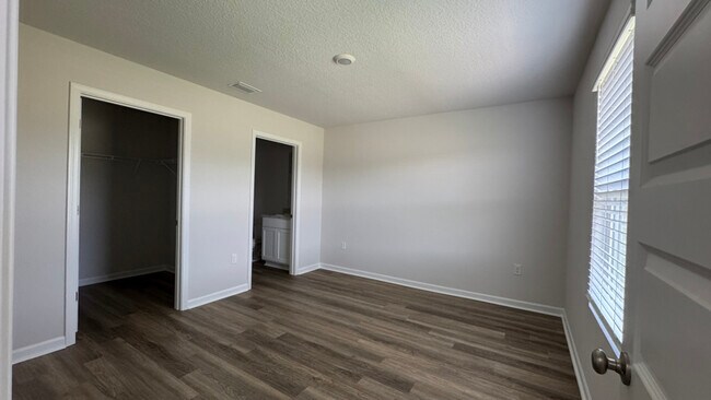 Building Photo - 6321 Firefly Dr