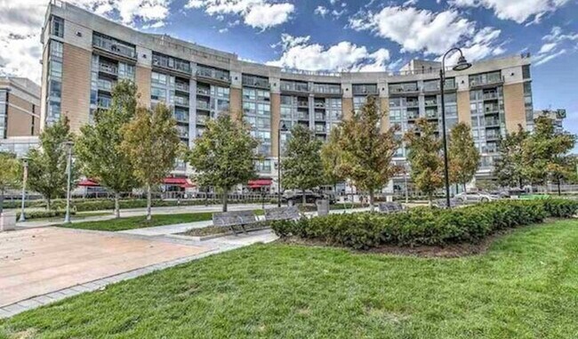 Building Photo - 3200 Farnam Ct