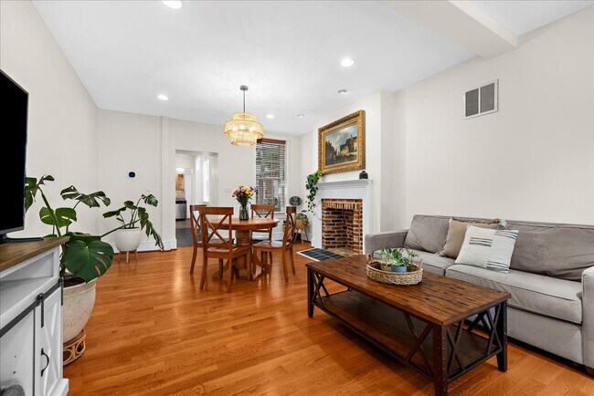 Building Photo - 656 Washington Blvd