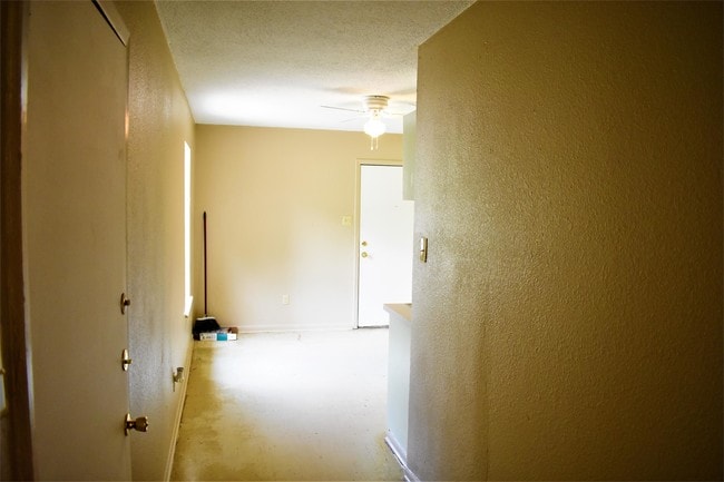 Foto del edificio - 2005 Railroad St