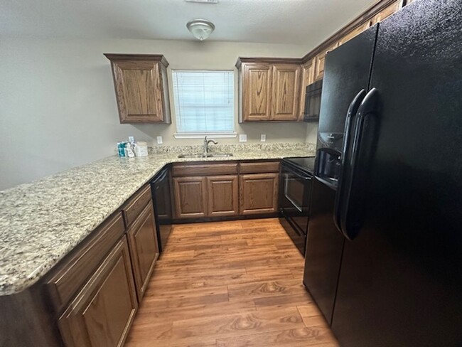 Building Photo - 2 bed/2 bath house in Durant, OK