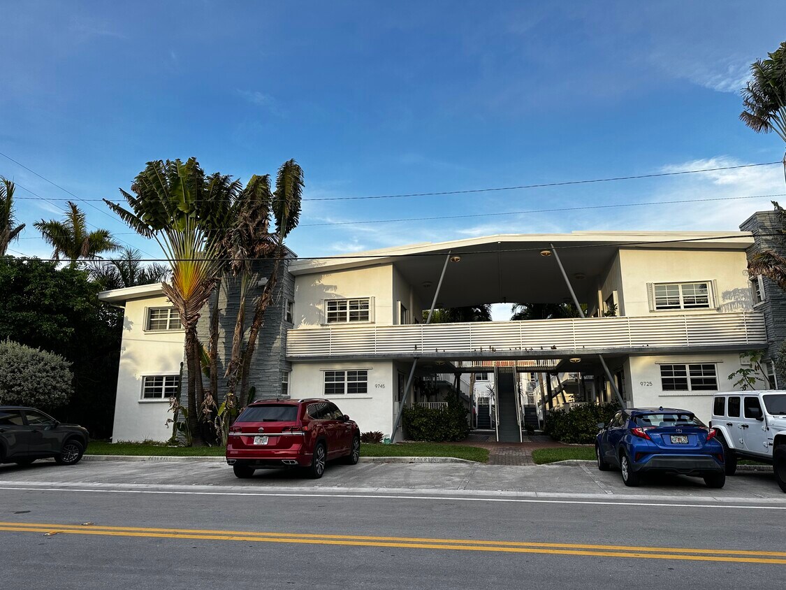 Foto principal - 9745 Bay Harbor Terrace