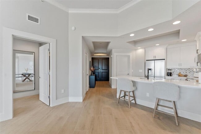 Building Photo - 449 S 12th St