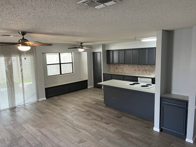 Building Photo - 3413 Cartagena Dr