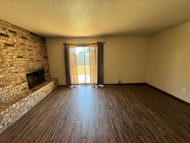 Photo - 2 Bedrooms, 1 1/2 baths and a 1 car garage duplex for rent in SW OKC near SW 89th and Penn! House