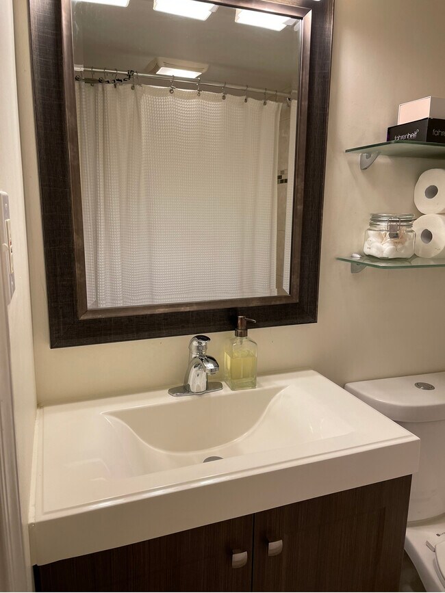 Foto del edificio - 110 G St SW