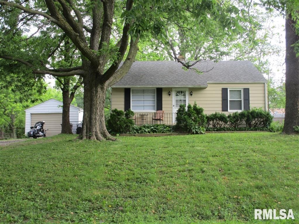 301 E Frances Ave, Peoria, IL 61614 House Rental in Peoria, IL