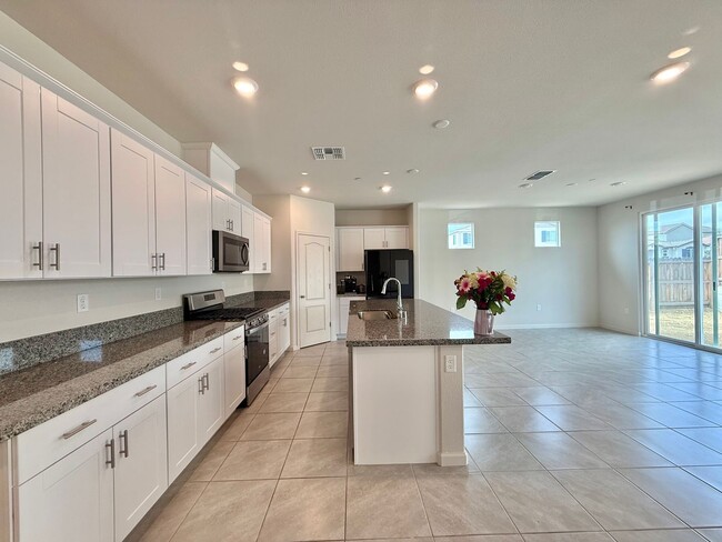 Foto del edificio - Bright and Modern Home in Hollister