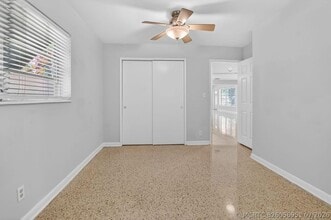 Building Photo - 456 NE 28th Terrace