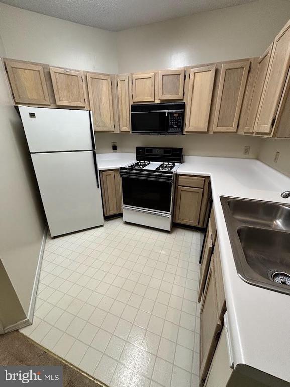 Foto del edificio - 4409 Fair Stone Dr