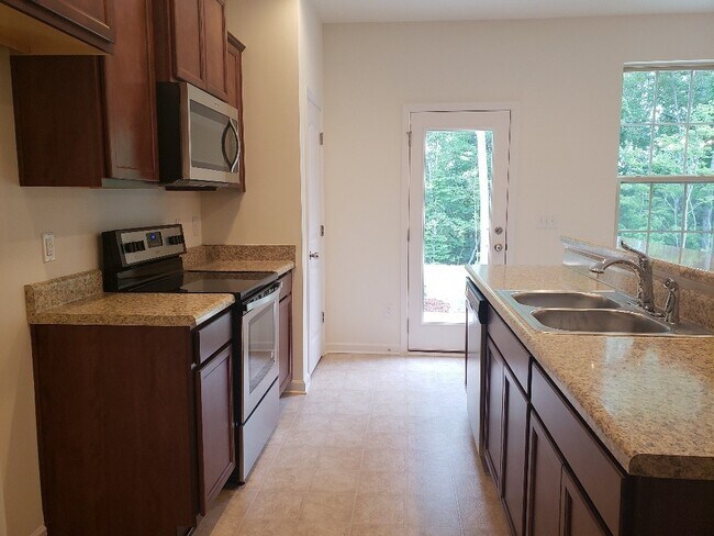 Foto del edificio - 3BD/2.5BA townhome w/ garage in Flowers Plantation in Clayton!
