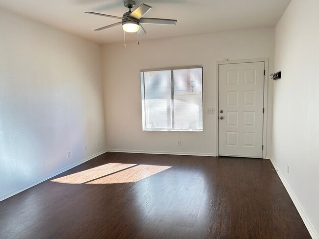 Building Photo - New Remodel 2 Bedroom 2 Bath