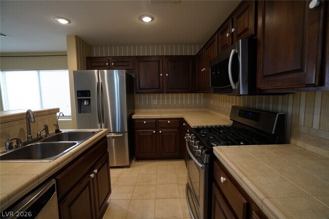 Foto del edificio - 5142 Dillingham Dr