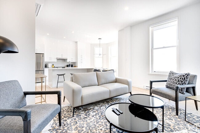 Building Photo - 405 Avenue du Mont-Royal O