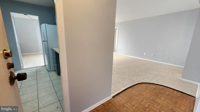Foto del edificio - 9701 Fields Rd