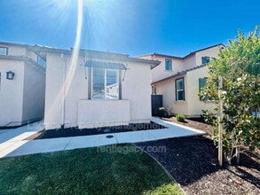 Building Photo - 4098 Azul Way