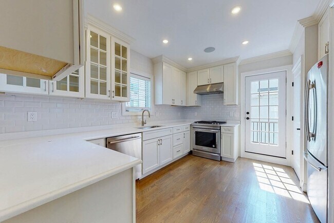 Foto del edificio - 102 Beacon St