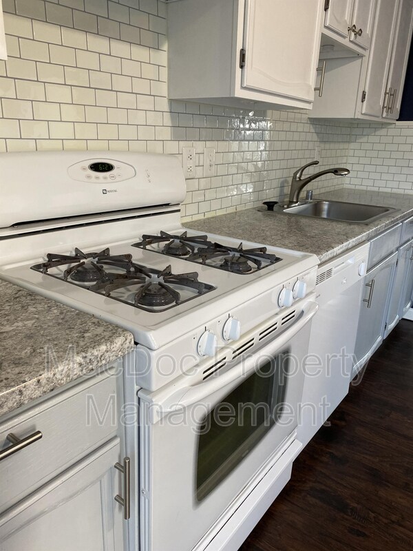 Building Photo - 10705 Brice Ct