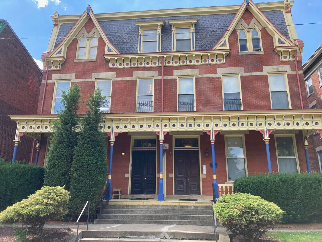 Primary Photo - 1203 N W Ave