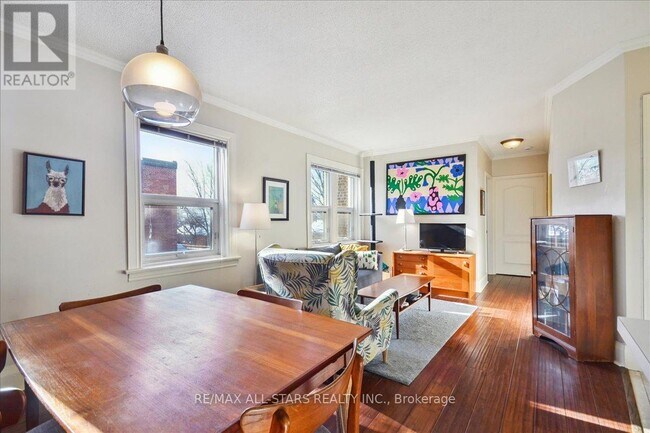 Photo du bâtiment - 114 Vaughan Rd