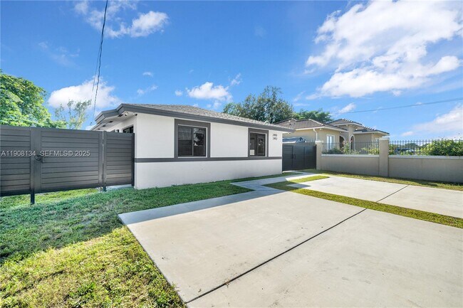 Foto del edificio - 2490 NW 44th St