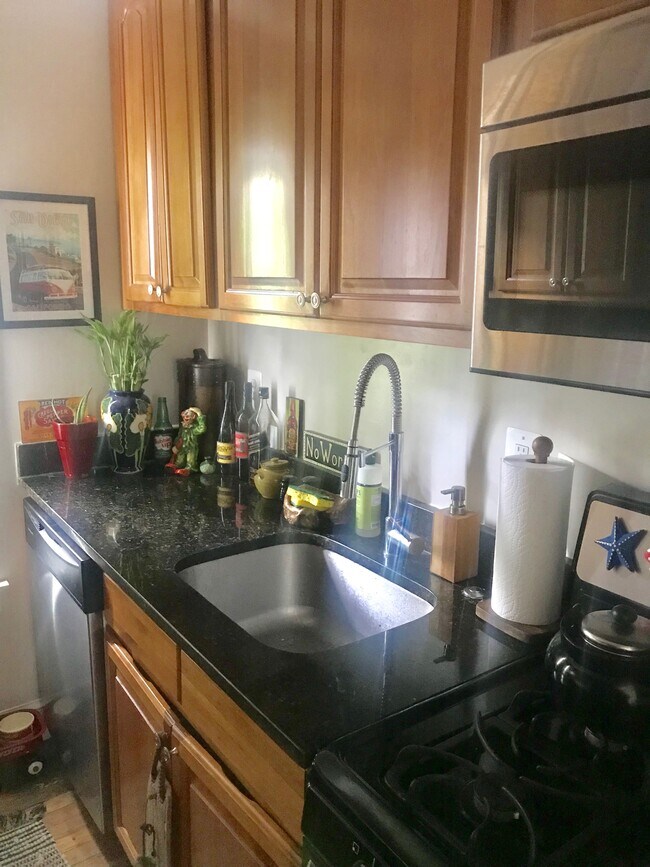 Kitchen - 215 E Bellefonte Ave
