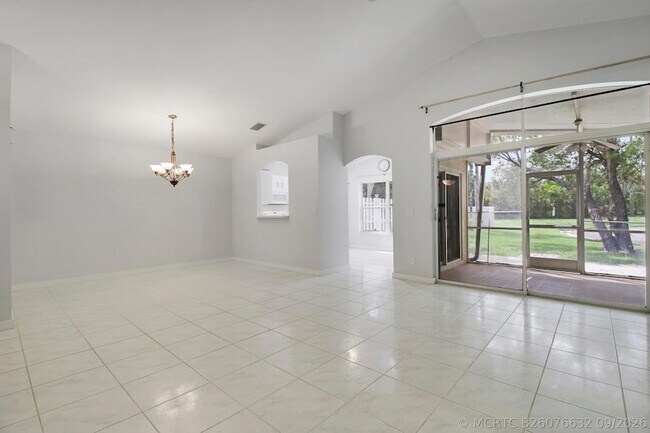 Foto del edificio - 7333 Burgess Dr