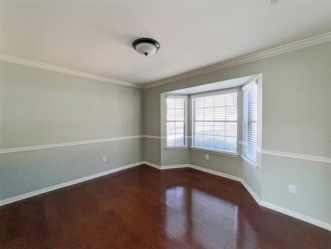 Building Photo - 6005 Danwood Dr