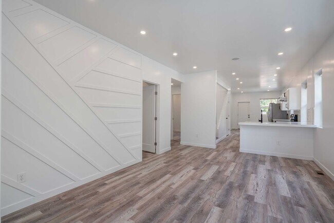 Building Photo - Arvada Four Bedroom